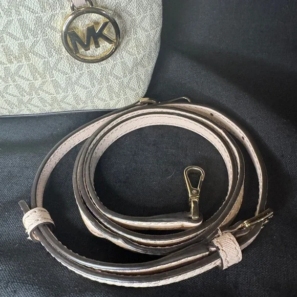 Michael Kors Jet Set Small Logo Tote – Ballet Pink Trim - Picture 3 of 10